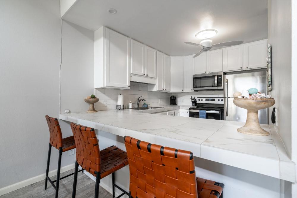 Rare 2 Bedroom & Loft Townhouse on the North Shore